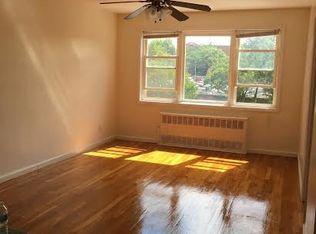 15345 Horace Harding Expy, Flushing, NY 11367