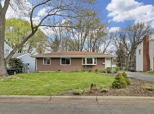 2211 N Upland Crst, Columbia Heights, MN 55421