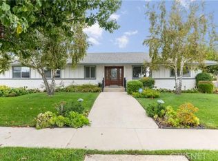 19601 Merridy St, Northridge, CA 91324