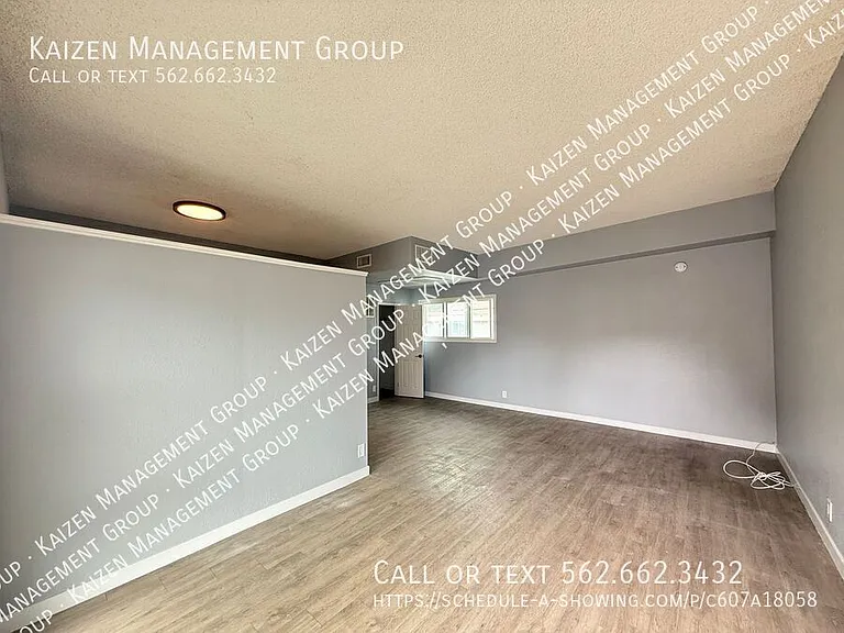 10207 Crenshaw Blvd #4 — Photo 13