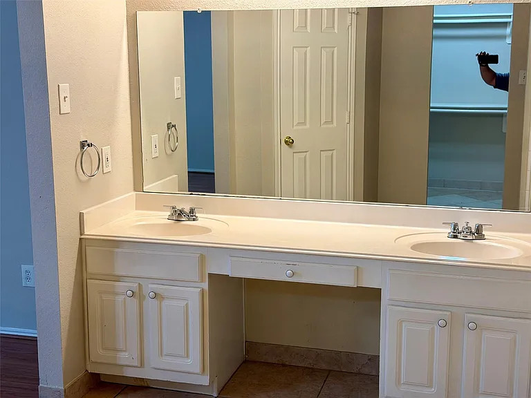 3715 Lindenfield Dr — Photo 32