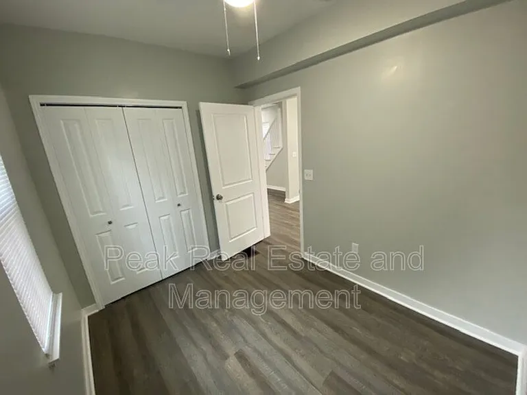 1011 Logan St SE — Photo 6