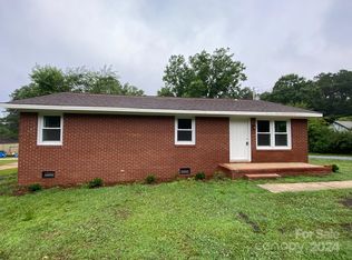 504 Whispering Pines Rd, Wadesboro, NC 28170