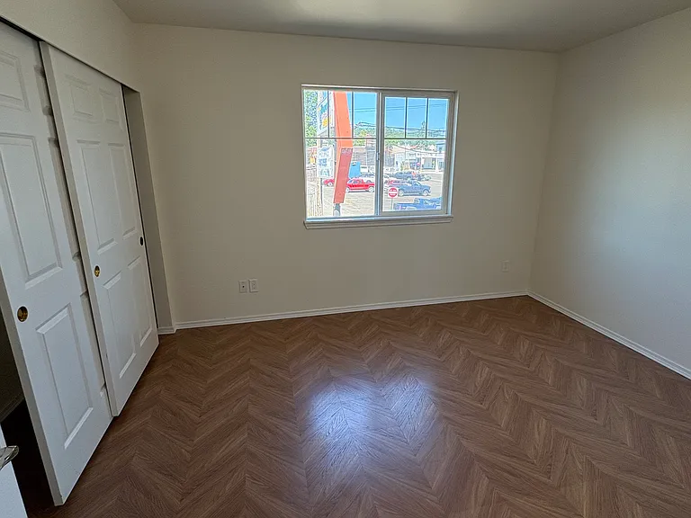 221 W Wynooche Ave #404 — Photo 3