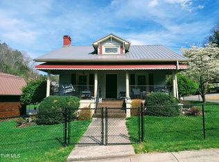 201 Ida Ln, Clintwood, VA 24228