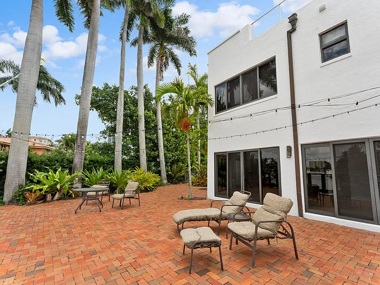 1121 Bel Air Dr #4 — Photo 37