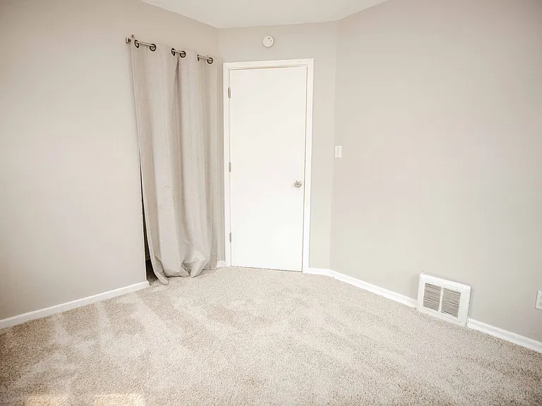 213 Warrington Rd — Photo 11