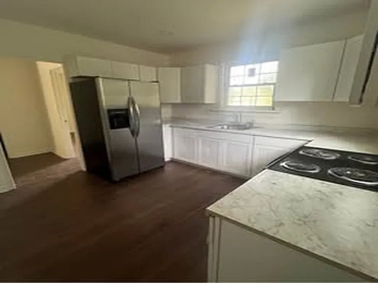 804 Woodbury St #804 — Photo 9