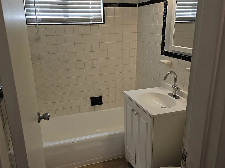 4746 S Capitol Ter SW — Photo 17