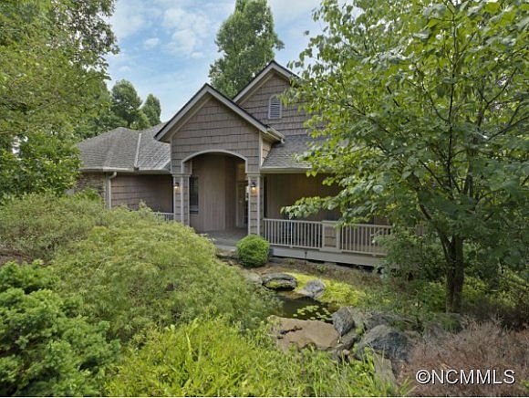 1st image of 551 Hagen Dr