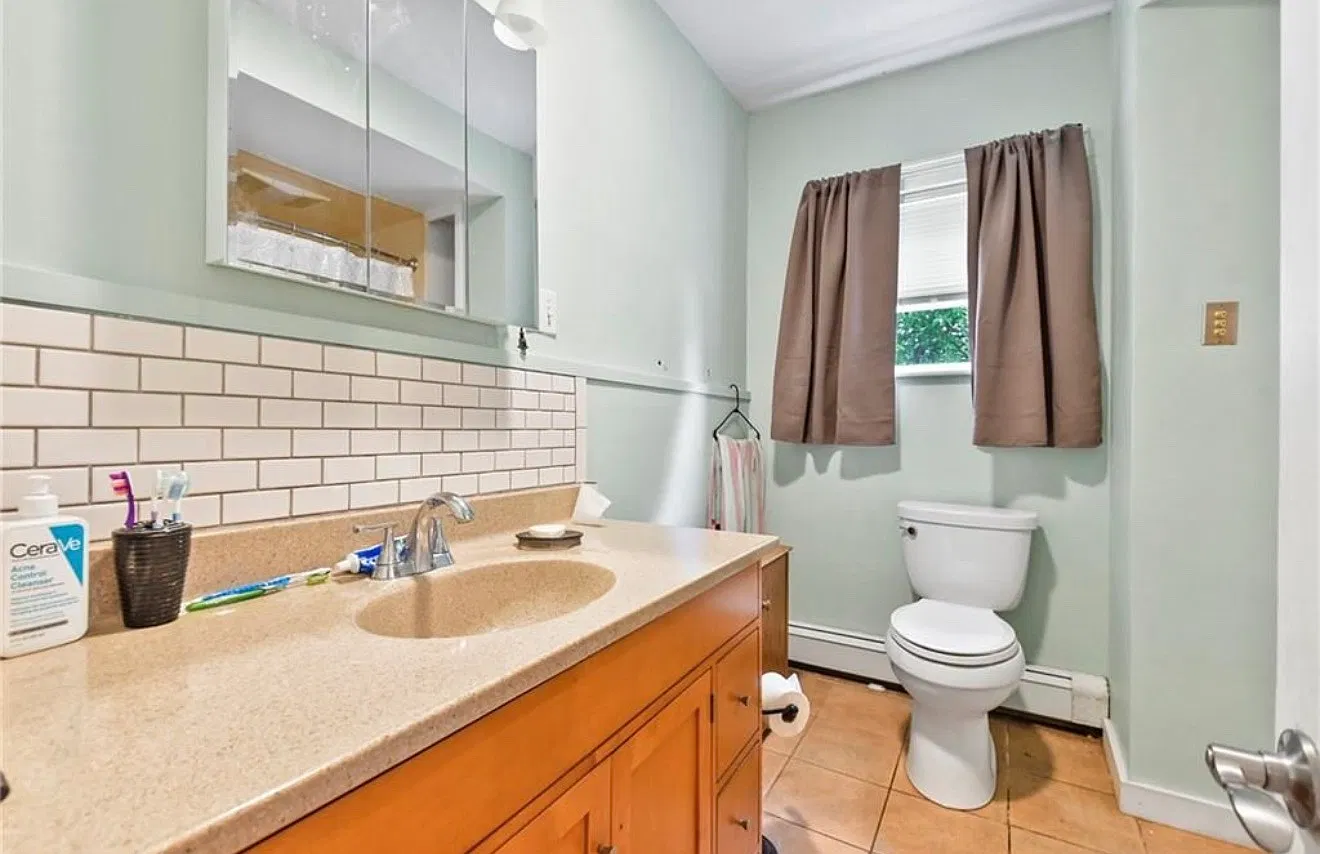3 bed, 1155 sqft, $2,500 — Photo 4