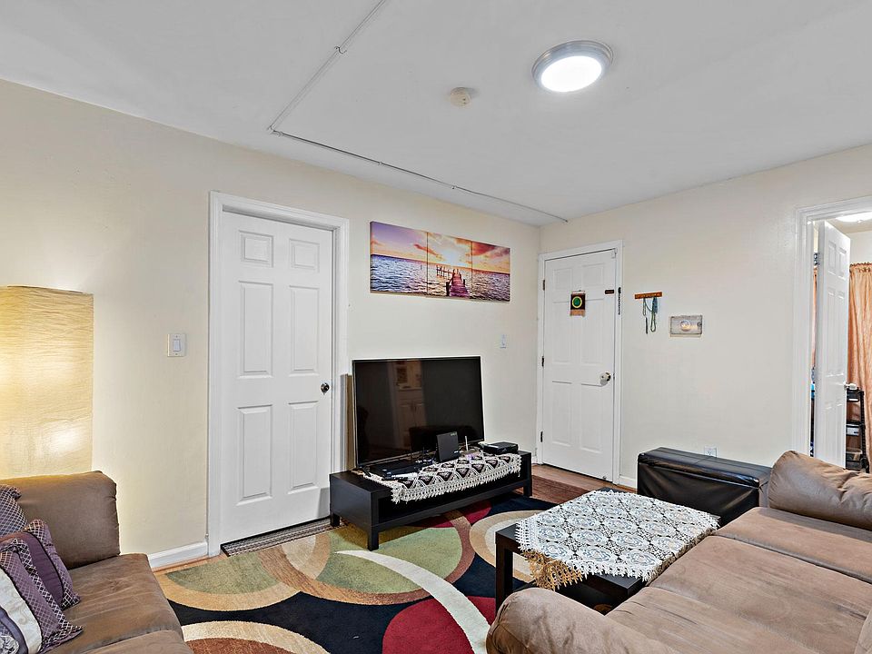 2nd image of 117 Chilton St Floor 1