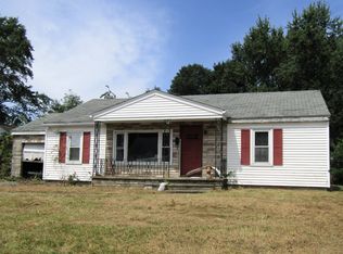 21 Crystal St, Webster, MA 01570