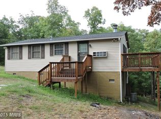 75 Village Dr, Hedgesville, WV 25427