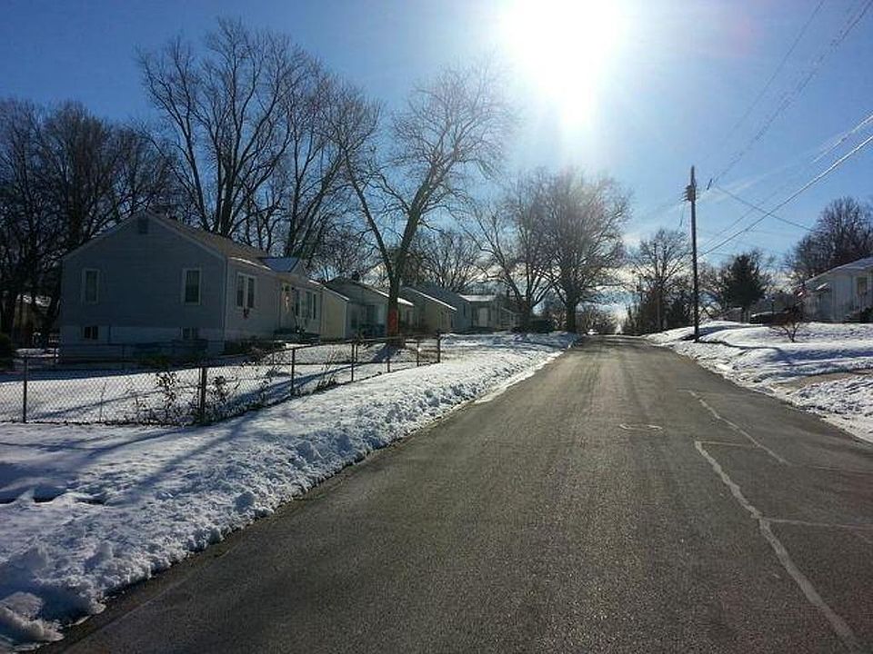 2nd image of 3636 Long Dr