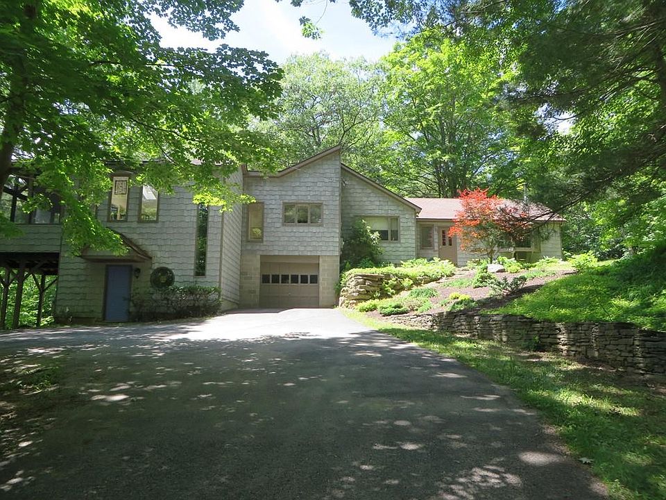 1st image of 447 Legate Hill Rd