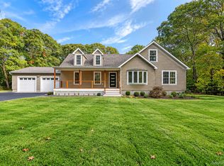 42 Homestead Ave, Westhampton Beach, NY 11978