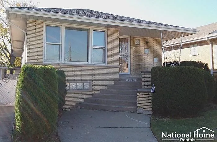 2943 W 81st St photo 1