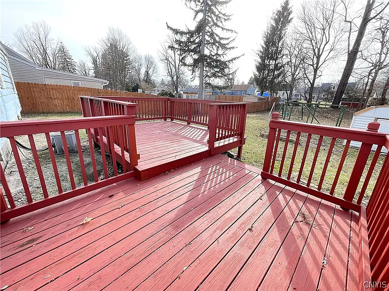 121 Wadsworth Rd — Photo 30