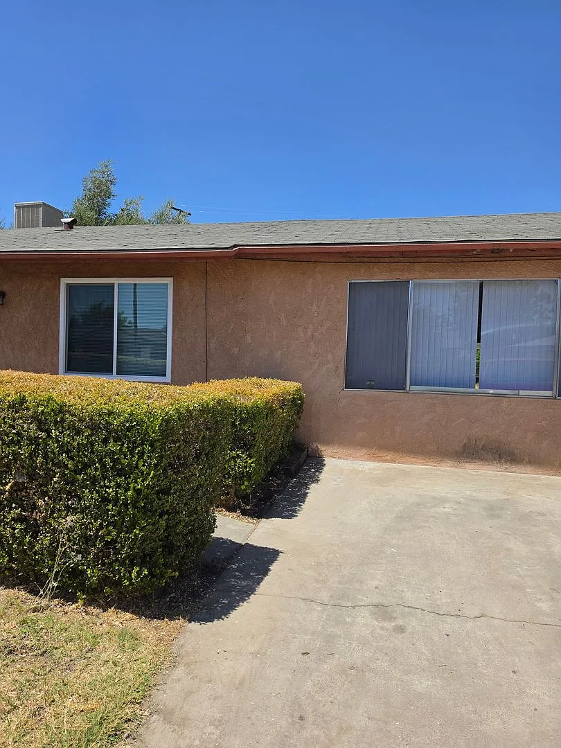 3 Bedroom 2 Bath — Photo 2