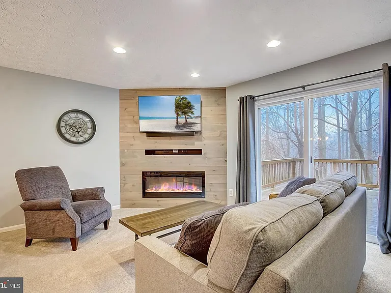 1011 Ellicott Dr — Photo 4