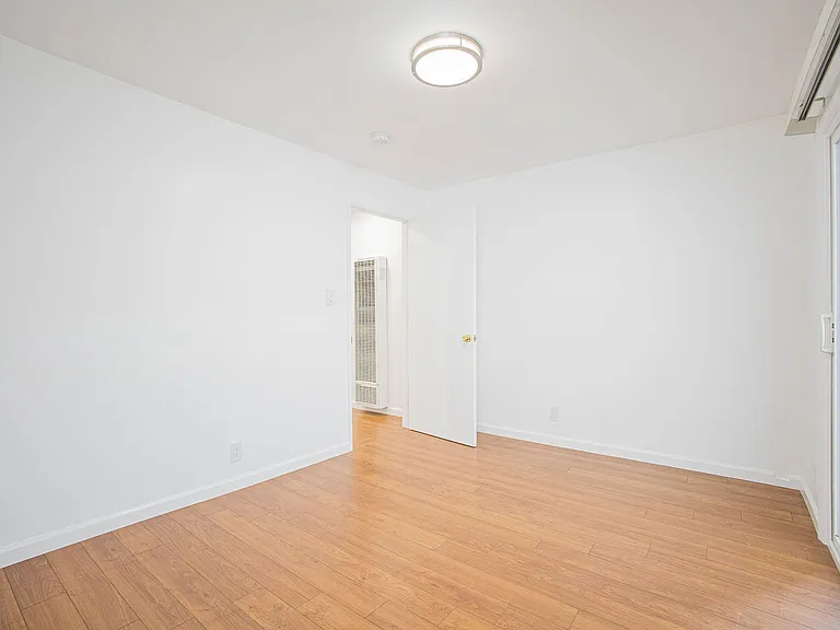 Montecito Ave 137 — Photo 9