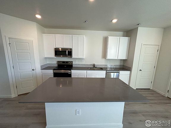3rd image of 3909 Cascades St