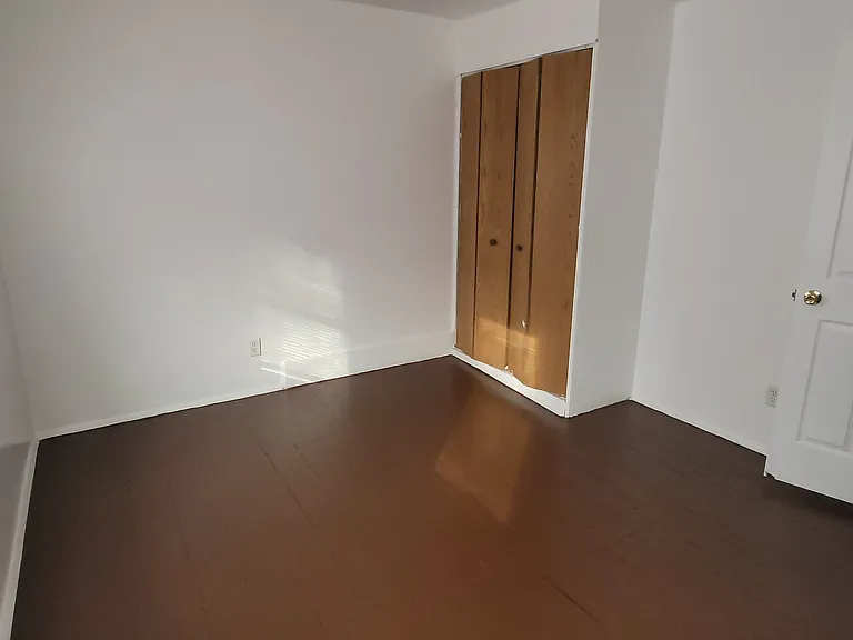 536 Jefferson St — Photo 16