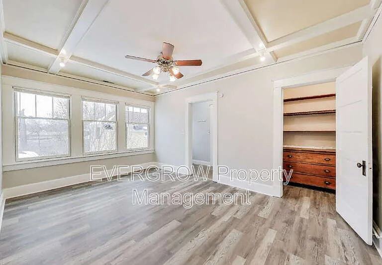 945 Woodruff Place Middle Dr #4 — Photo 13