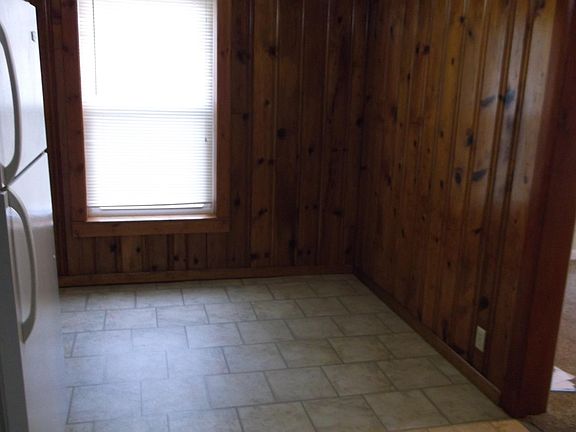 3rd image of 98 Campbell Ave APT 4