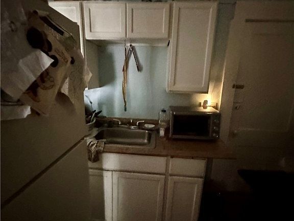 4th image of 11913 Shadeland Ave