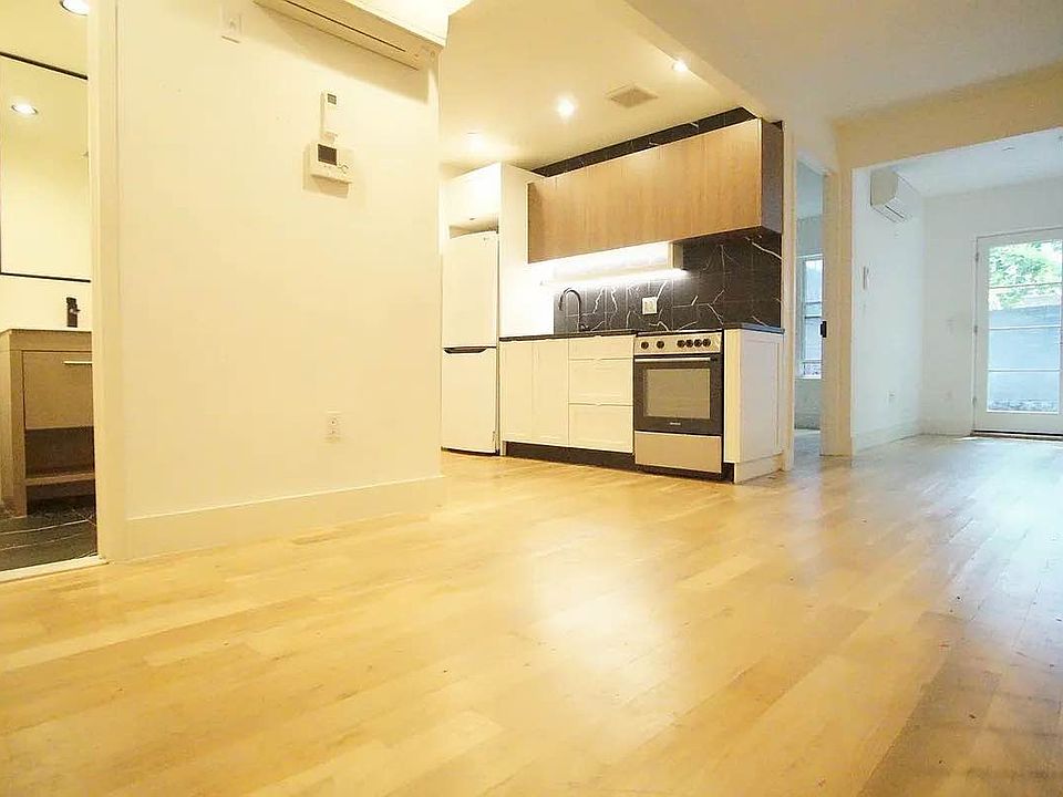1st image of 830 Saint Johns Pl #1B