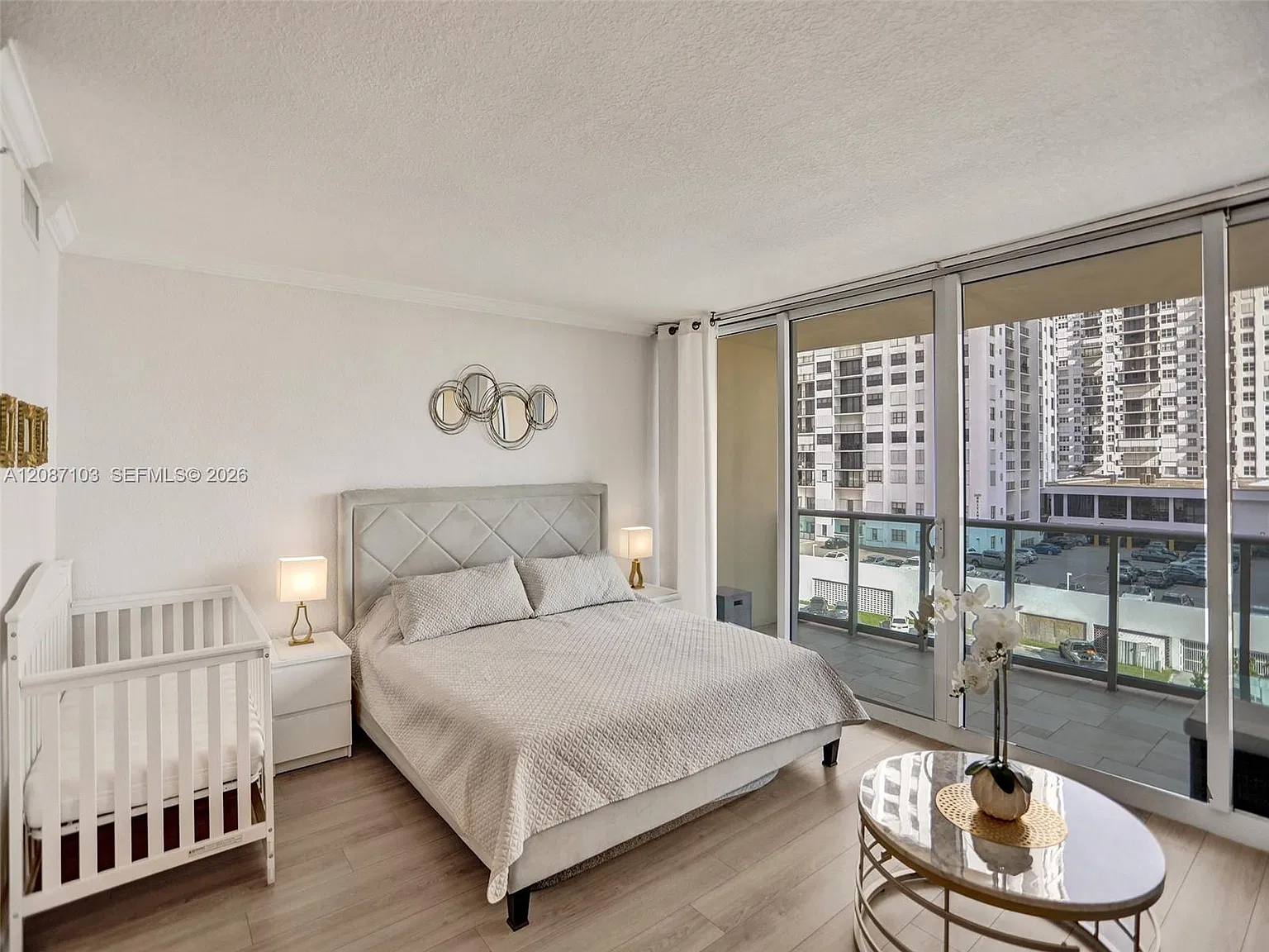 Wave Condo — Photo 3