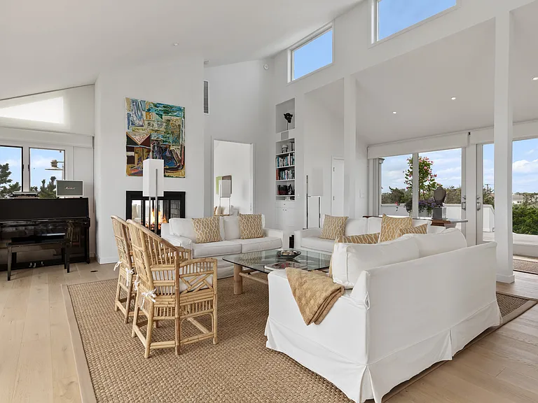 114 Dune Rd — Photo 15