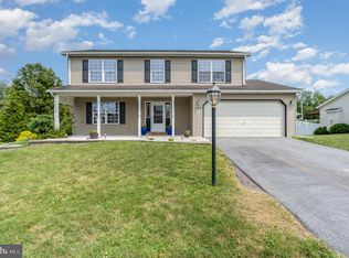 200 Martel Cir, Dillsburg, PA 17019