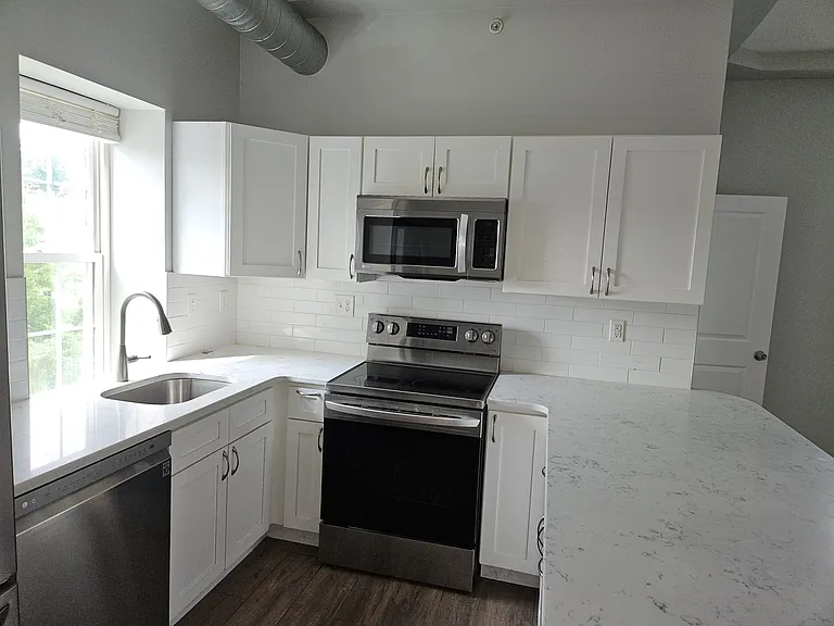 59 E High St #G — Photo 3