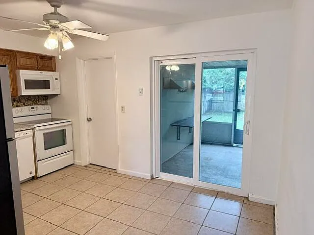 9440 SW 51st St — Photo 4