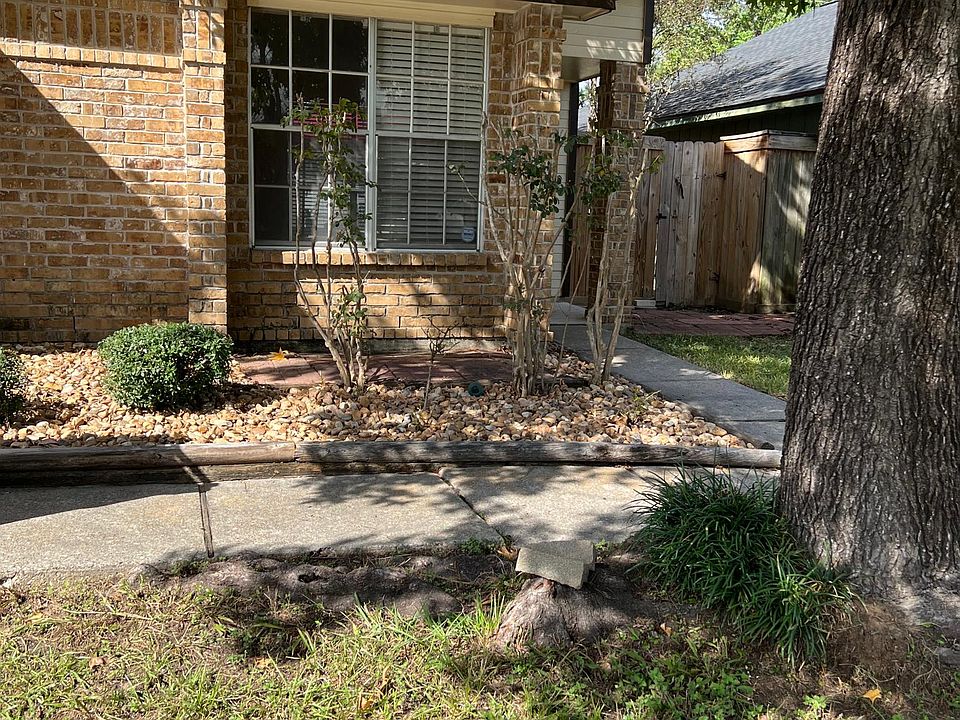 Front of the house from the driveway
