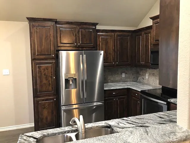 451 Silverton Dr — Photo 9