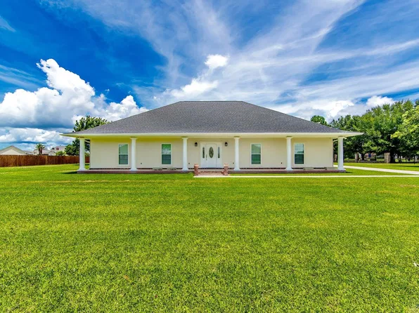 228 Destrahan Dr, Schriever, LA 70395