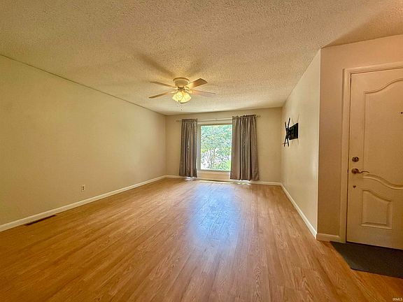 4th image of 7612 Adams Ave