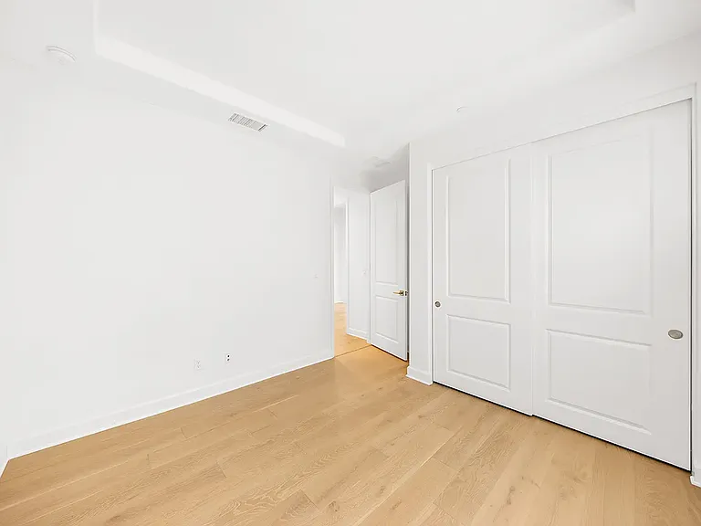 68 Henson — Photo 14