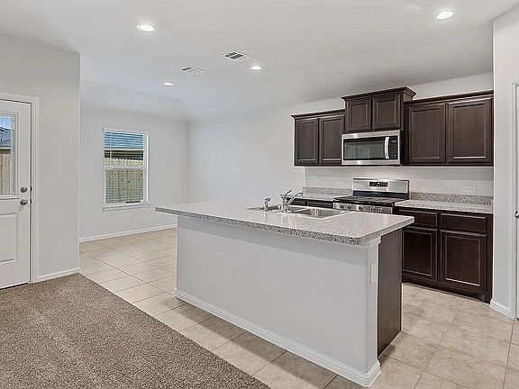 5th image of 637 Cofer Way