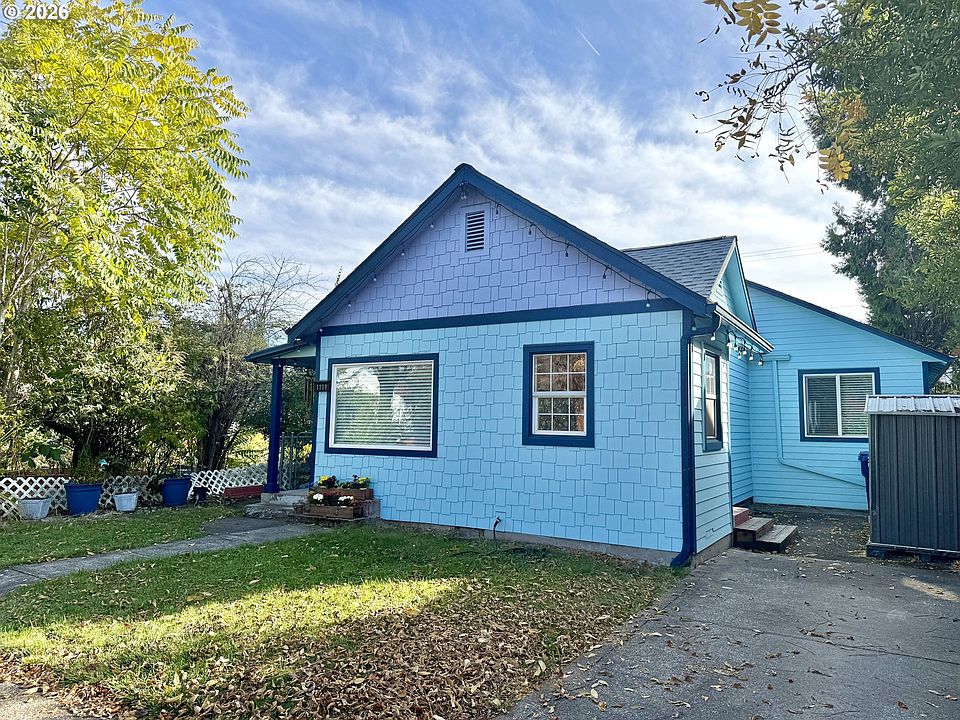 1st image of 1119 A St