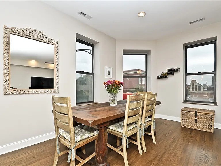 958 N Leavitt St #3 — Photo 8