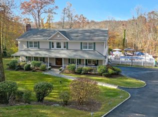 73 Arnold Dr, Stamford, CT 06905