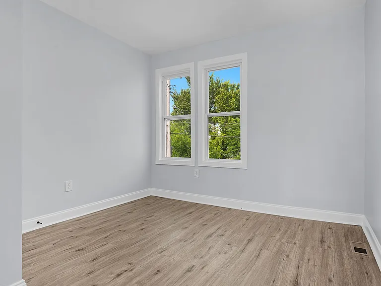 510 N Edgewood St — Photo 13