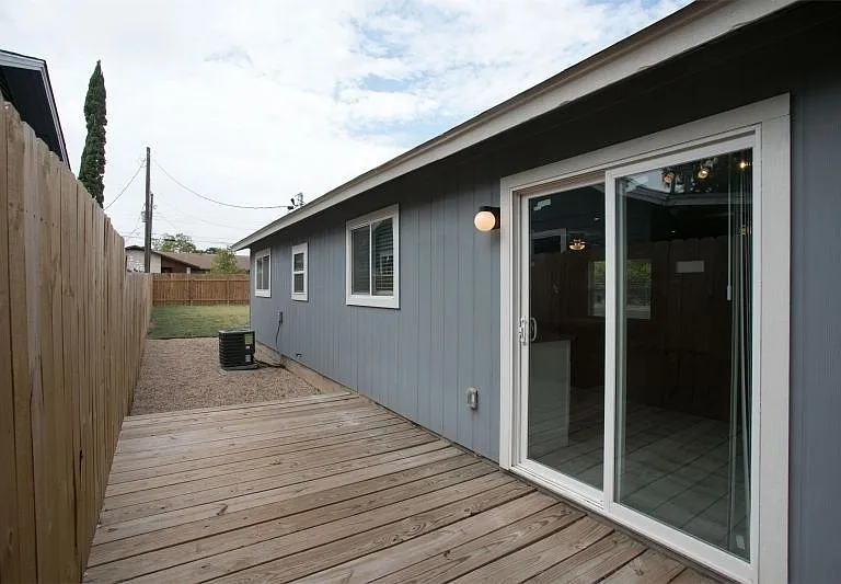 1103 Booker Ave #B — Photo 24
