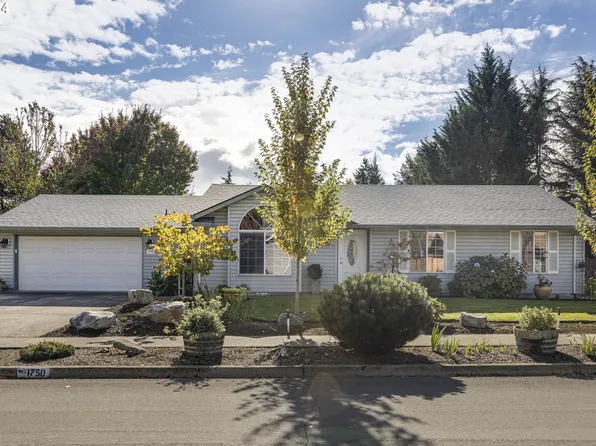 1750 NE Coburn Dr, McMinnville, OR 97128