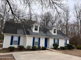 1802 Crooked Creek Rd, Greenville, NC 27858